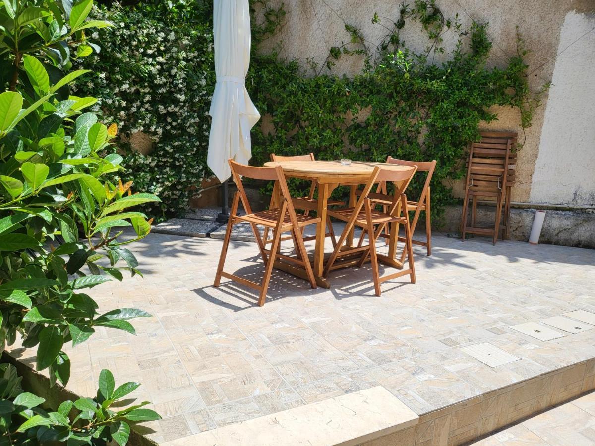 Residenza Don Camillo Villa Mondello Exteriör bild
